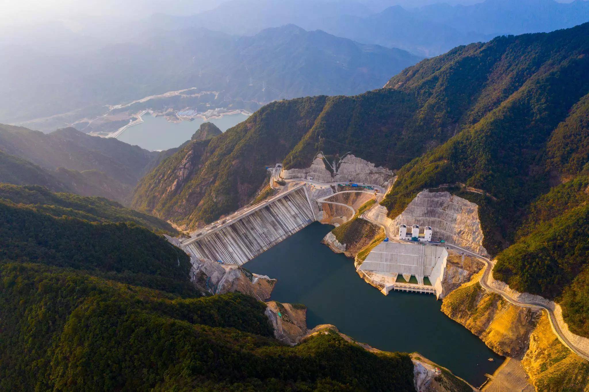 湖北平坦原抽水蓄能電站下庫大壩啟動堆石混凝土澆筑 突破小粒徑施工技術瓶頸